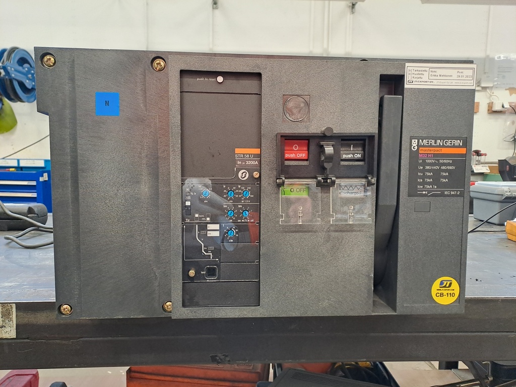 3200A Katkaisija Merlin Gerin Masterpact M32 H1