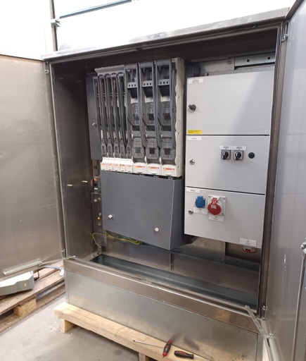 [KE-126] 250A 400V Icw 15kA Teollisuuskojeistot, työmaakeskus