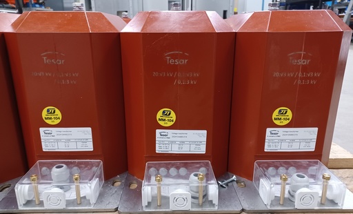 [MM-104] Voltage transformer Tesar FD11 20000:V3/100:V3/100:3 25VA cl 0,2; 50VA